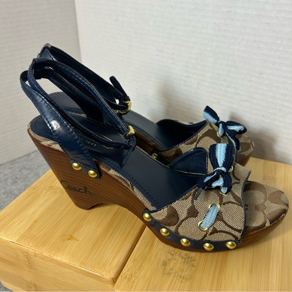 COACH Betsy Jacquard Wood Wedge Heel Peep Toe Platform Sandals Sz 6.5 - Picture 2 of 5